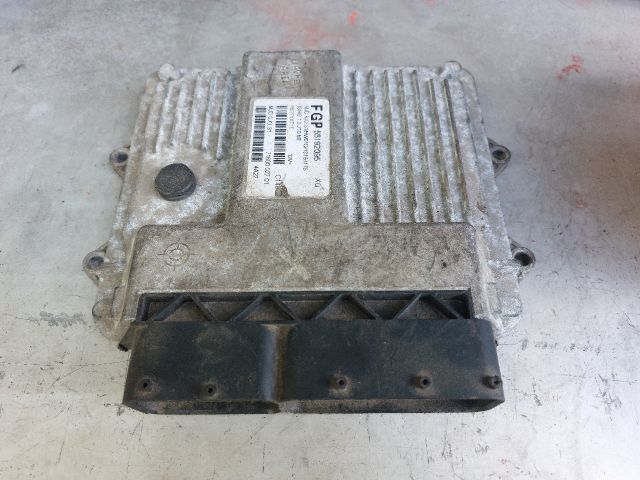 bontott SUZUKI IGNIS II Motorvezérlő