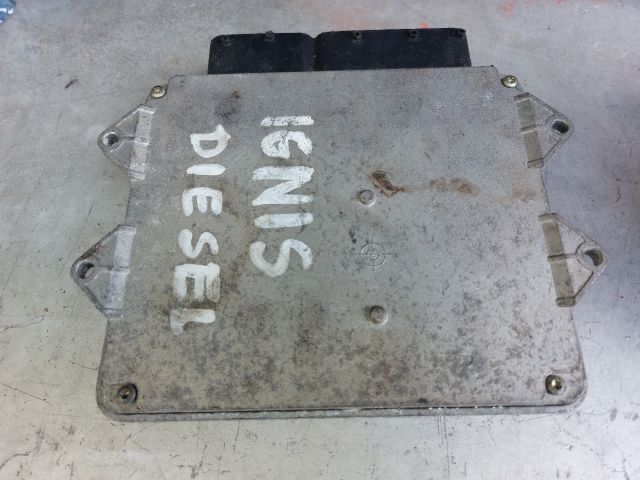 bontott SUZUKI IGNIS II Motorvezérlő