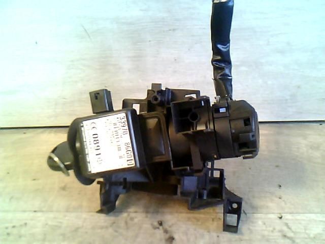 bontott SUZUKI IGNIS II Gyújtáskapcsoló Házzal