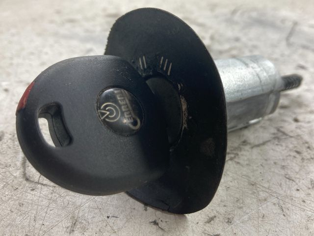 bontott SUZUKI IGNIS II Gyújtáskapcsoló