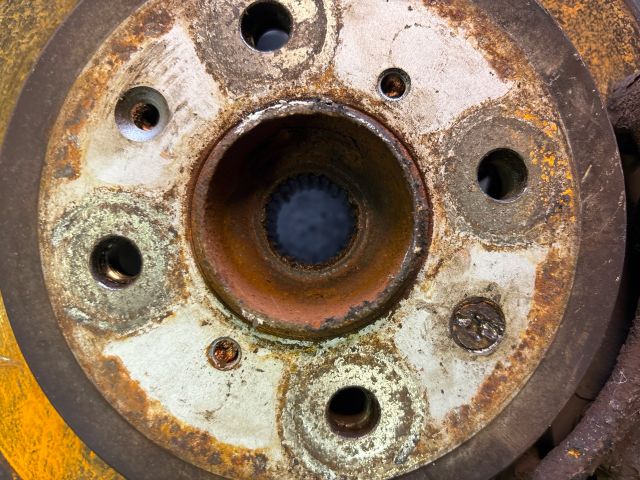 bontott SUZUKI IGNIS II Jobb első Csonkállvány Kerékaggyal