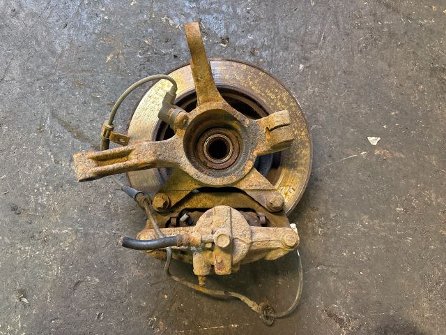 bontott SUZUKI IGNIS II Jobb első Csonkállvány Kerékaggyal