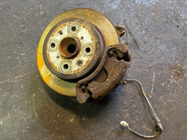 bontott SUZUKI IGNIS II Jobb első Csonkállvány Kerékaggyal