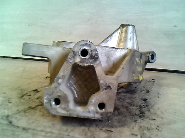 bontott SUZUKI IGNIS II Motor Tartó Bak (Fém)