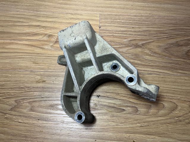 bontott SUZUKI IGNIS II Motor Tartó Bak (Fém)