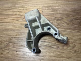 bontott SUZUKI IGNIS II Motor Tartó Bak (Fém)