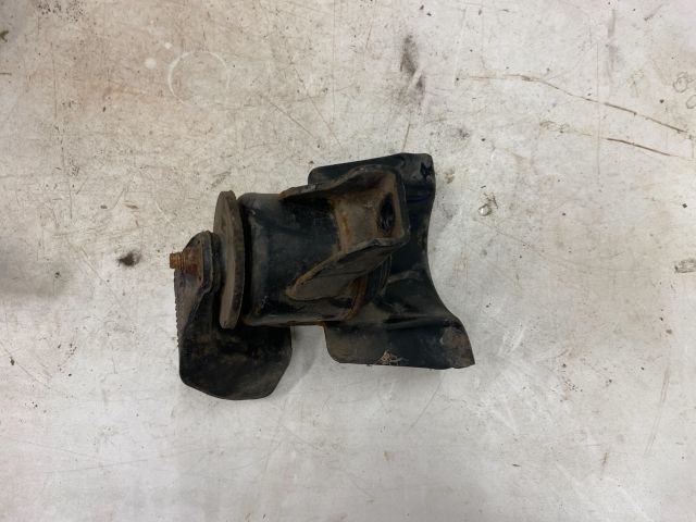 bontott SUZUKI IGNIS II Motor Tartó Bak Jobb