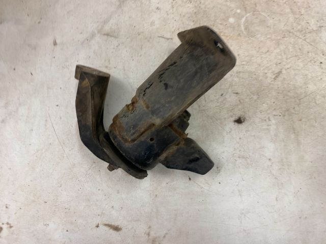 bontott SUZUKI IGNIS II Motor Tartó Bak Jobb