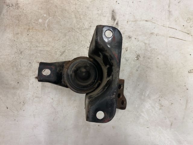 bontott SUZUKI IGNIS II Motor Tartó Bak Jobb