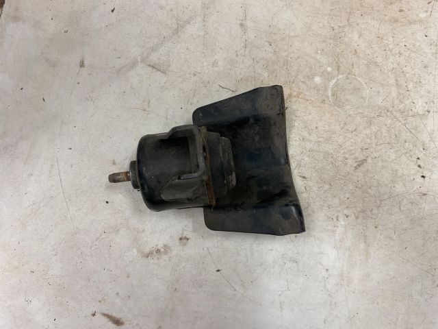 bontott SUZUKI IGNIS II Motor Tartó Bak Jobb