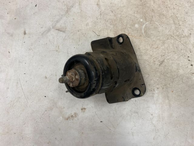 bontott SUZUKI IGNIS II Motor Tartó Bak Jobb