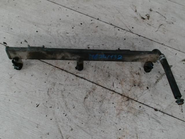 bontott SUZUKI IGNIS II Porlasztó Sor / Híd