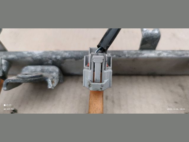 bontott SUZUKI IGNIS II Porlasztó Sor / Híd