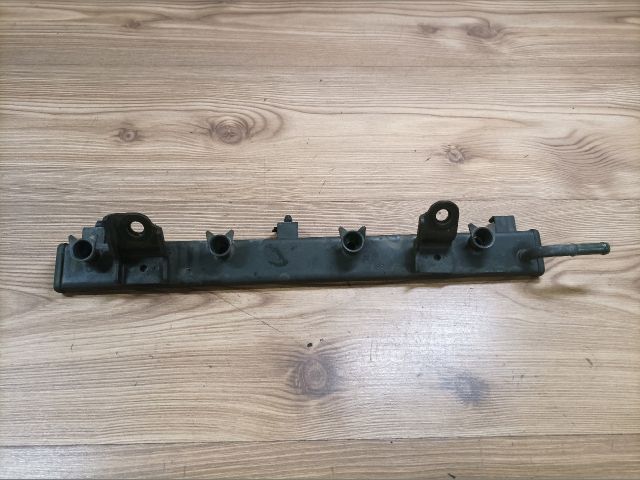 bontott SUZUKI IGNIS II Porlasztó Sor / Híd