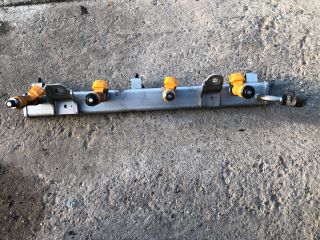 bontott SUZUKI IGNIS II Porlasztó Sor / Híd