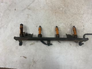 bontott SUZUKI IGNIS II Porlasztó Sor / Híd