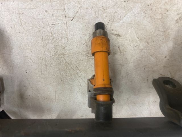 bontott SUZUKI IGNIS II Porlasztó Sor / Híd