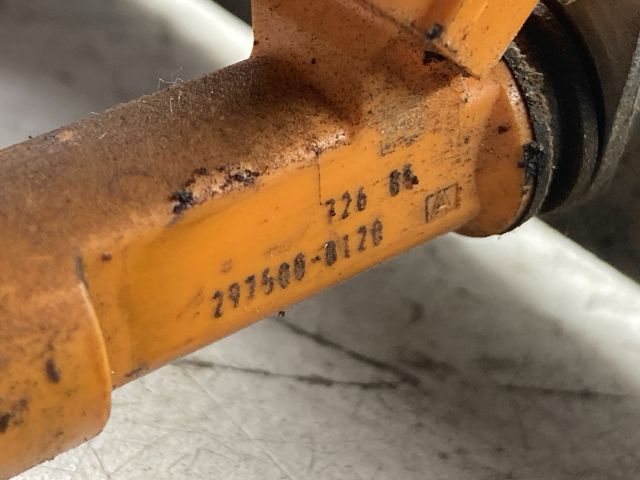 bontott SUZUKI IGNIS II Porlasztó Sor / Híd