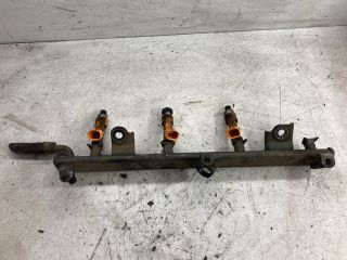 bontott SUZUKI IGNIS II Porlasztó Sor / Híd