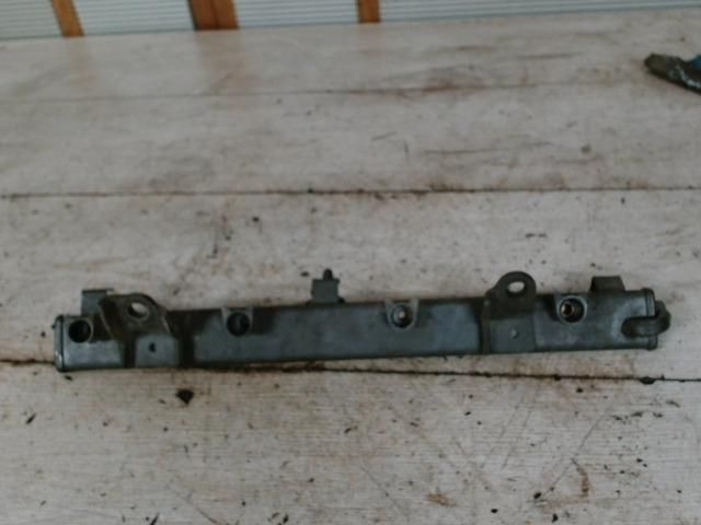 bontott SUZUKI IGNIS II Porlasztó Sor / Híd