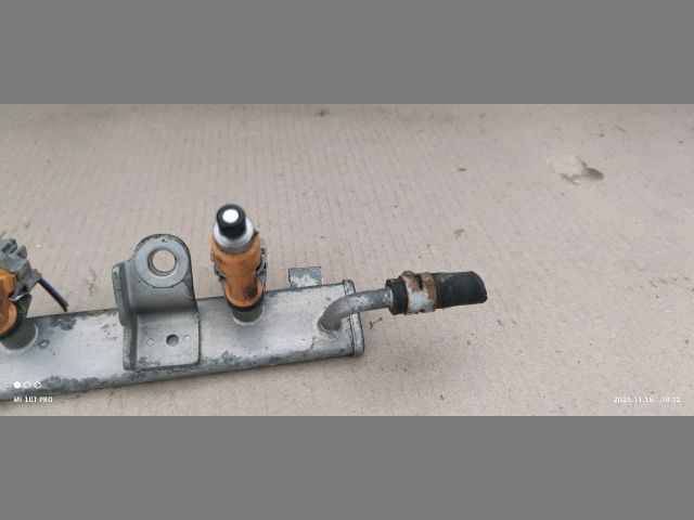 bontott SUZUKI IGNIS II Porlasztó Sor / Híd