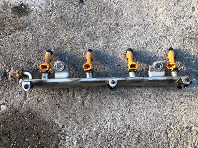 bontott SUZUKI IGNIS II Porlasztó Sor / Híd