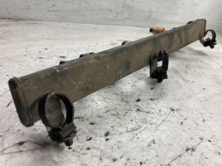 bontott SUZUKI IGNIS II Porlasztó Sor / Híd