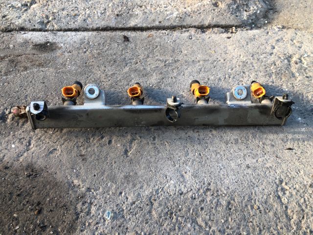 bontott SUZUKI IGNIS II Porlasztó Sor / Híd