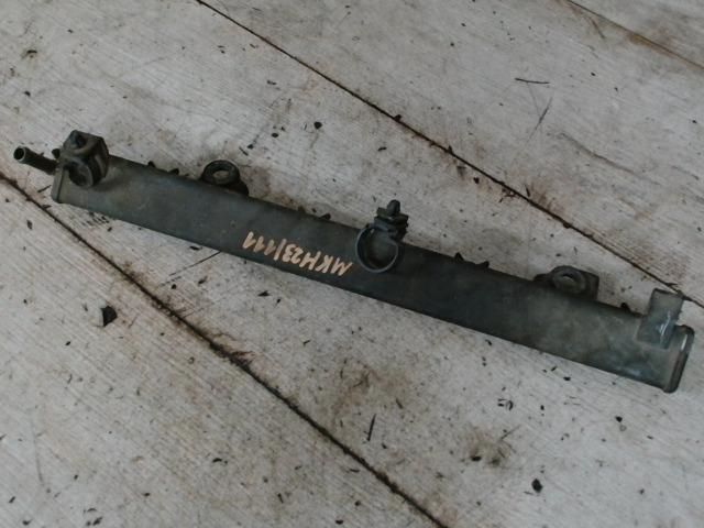 bontott SUZUKI IGNIS II Porlasztó Sor / Híd