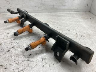 bontott SUZUKI IGNIS II Porlasztó Sor / Híd