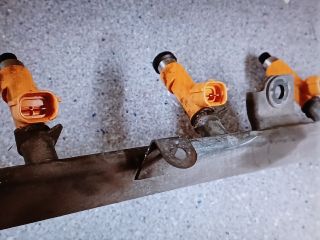 bontott SUZUKI IGNIS II Porlasztó Sor / Híd