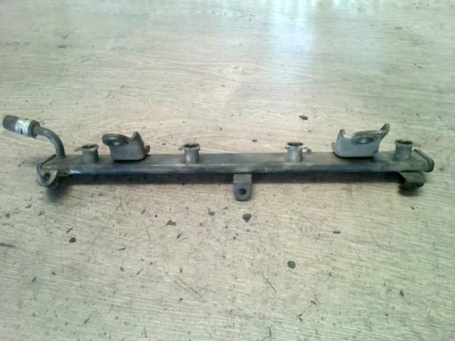 bontott SUZUKI IGNIS II Porlasztó Sor / Híd