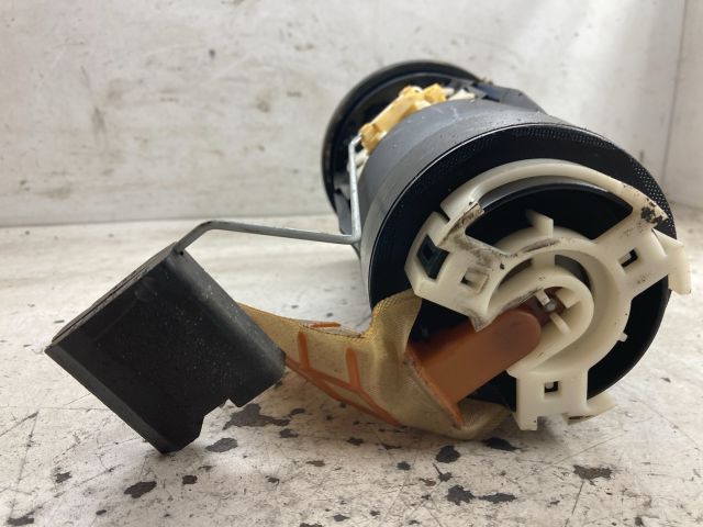 bontott SUZUKI IGNIS II Üzemanyag Szivattyú