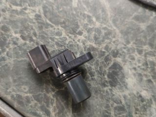 bontott SUZUKI IGNIS II Vezérműtengely Fordulatszám Jeladó