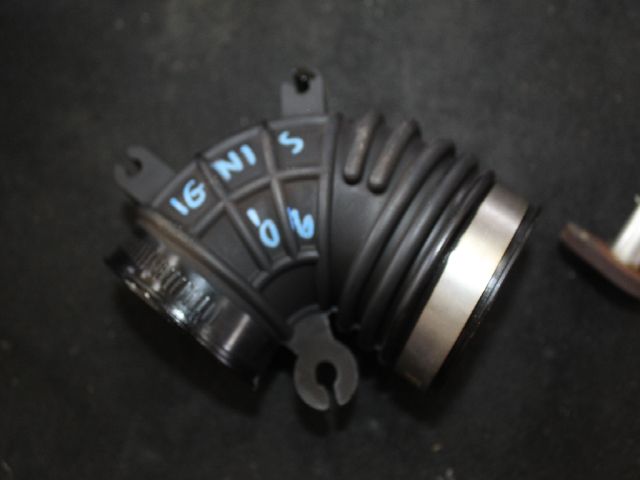 bontott SUZUKI IGNIS II Légbeömlő Cső