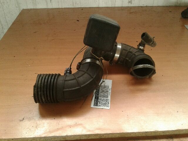 bontott SUZUKI IGNIS II Légbeömlő Cső