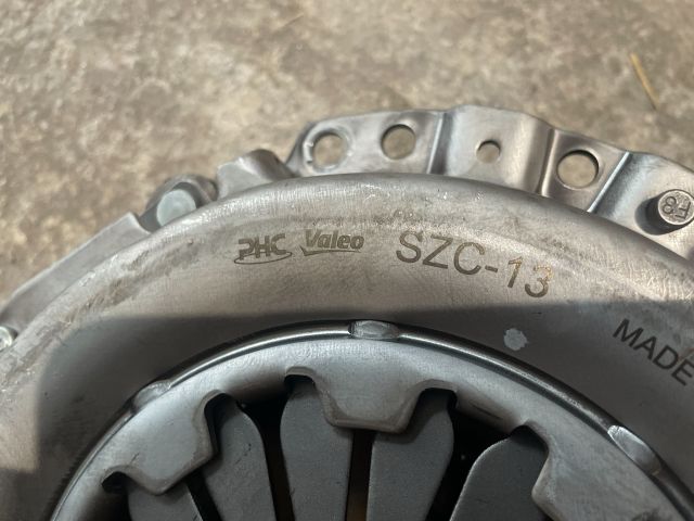 bontott SUZUKI IGNIS II Kuplung Szett Lendkerékkel