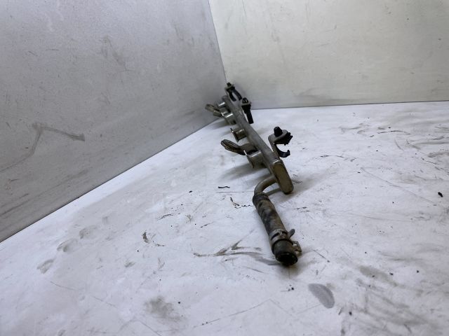 bontott SUZUKI IGNIS II Porlasztó Sor / Híd