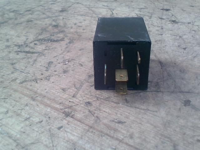 bontott SUZUKI IGNIS II Ablaktörlő Relé