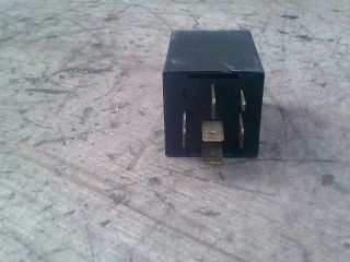 bontott SUZUKI IGNIS II Ablaktörlő Relé