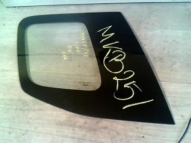 bontott SUZUKI IGNIS II Bal C Oszlop Oldalablak Üveg