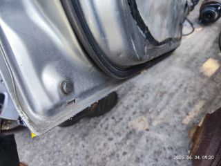 bontott SUZUKI IGNIS II Bal első Ajtó (Részeivel)