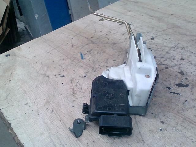 bontott SUZUKI IGNIS II Bal első Ajtózár