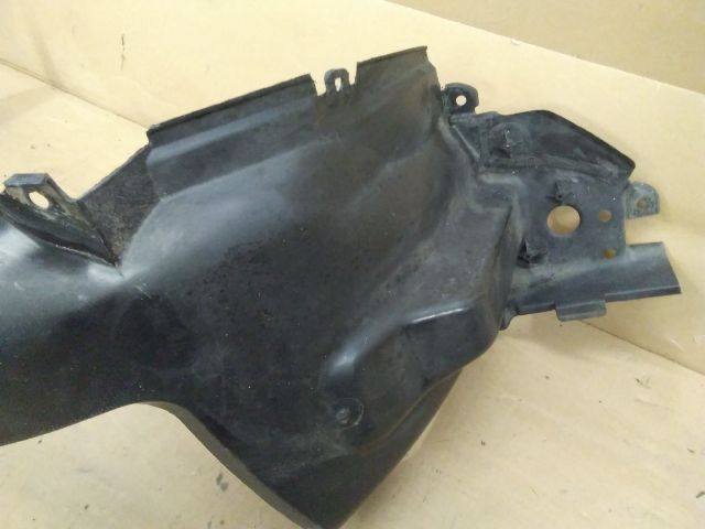 bontott SUZUKI IGNIS II Bal első Dobbetét (Kerékjárati, Műanyag)