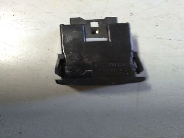 bontott SUZUKI IGNIS II Bal első Ülésfűtés Kapcsoló