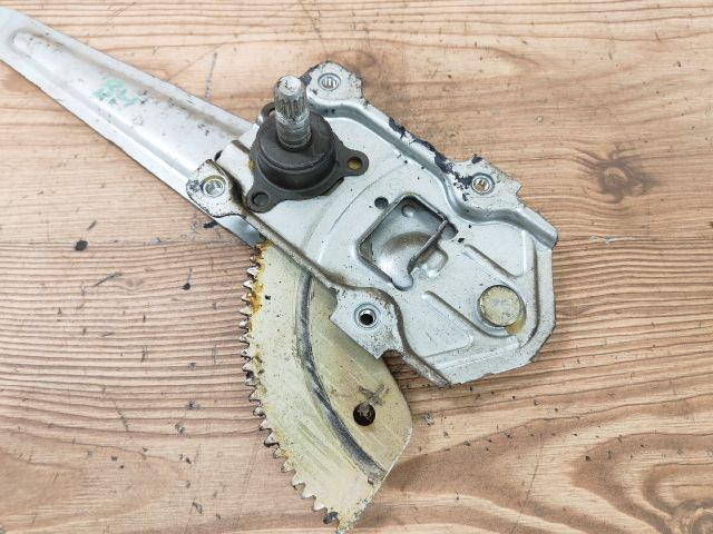 bontott SUZUKI IGNIS II Bal hátsó Ablakemelő Szerkezet (Mechanikus)