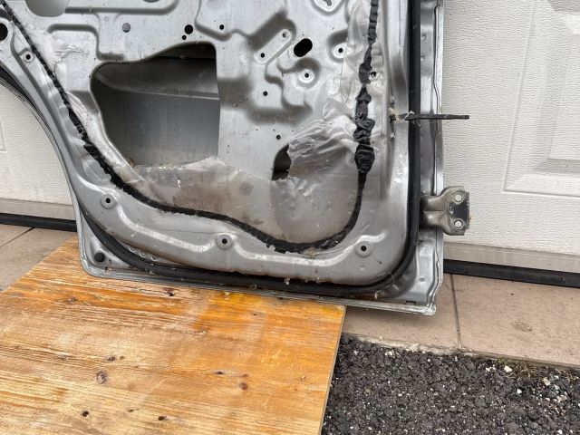 bontott SUZUKI IGNIS II Bal hátsó Ajtó (Üres lemez)