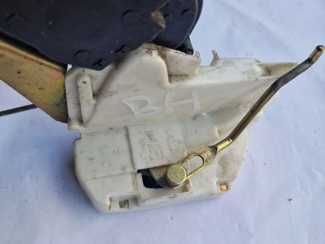 bontott SUZUKI IGNIS II Bal hátsó Ajtózár