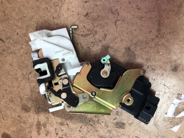 bontott SUZUKI IGNIS II Bal hátsó Ajtózár