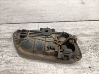 bontott SUZUKI IGNIS II Bal hátsó Belső Kilincs